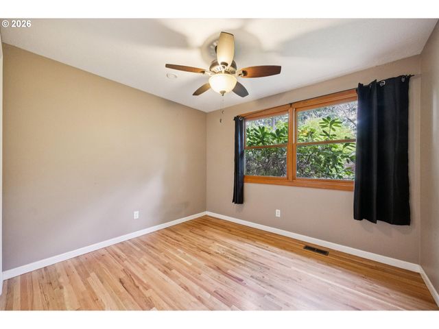 19113 TERRY Ave, Lake Oswego, OR 97035