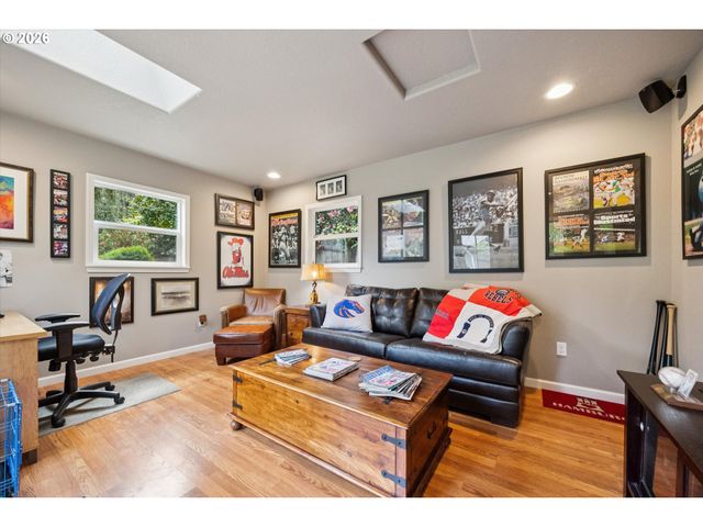 19113 TERRY Ave, Lake Oswego, OR 97035