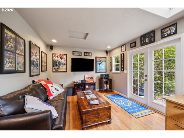 19113 TERRY Ave, Lake Oswego, OR 97035