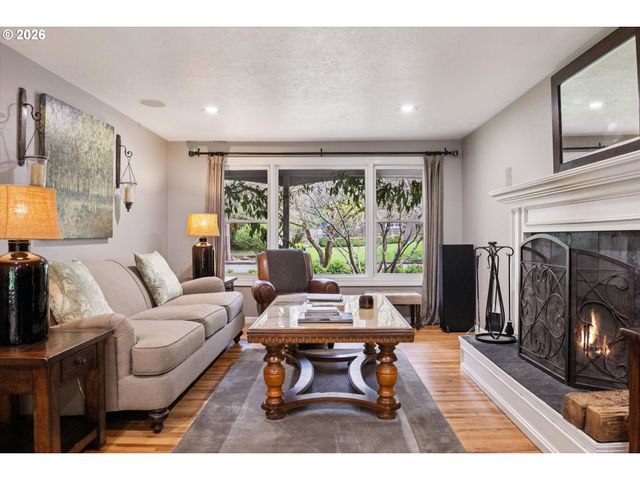 19113 TERRY Ave, Lake Oswego, OR 97035