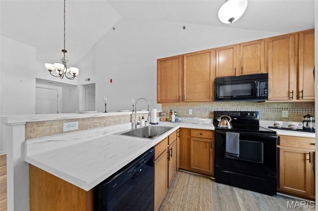 9740 Bexley Station Drive 7J, Unincorporated, MO 63123