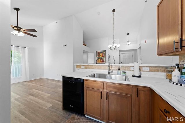 9740 Bexley Station Drive 7J, Unincorporated, MO 63123