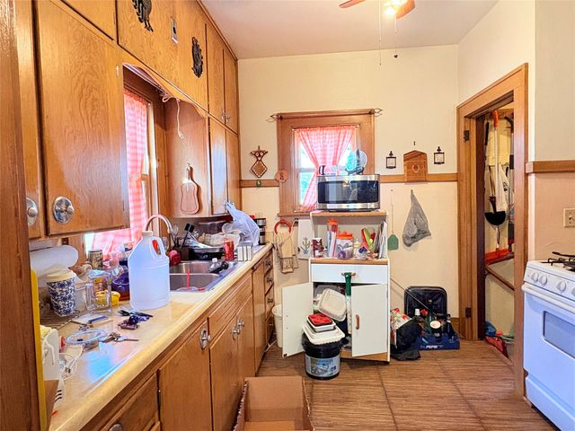 1448 Thompson Avenue, Des Moines, IA 50316