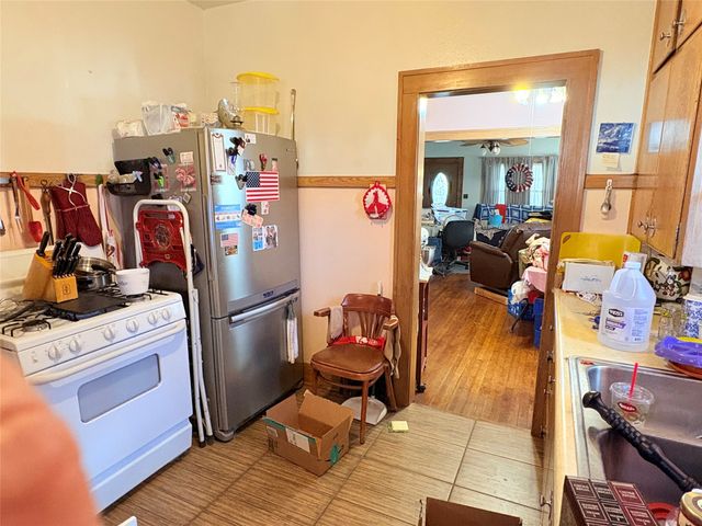 1448 Thompson Avenue, Des Moines, IA 50316