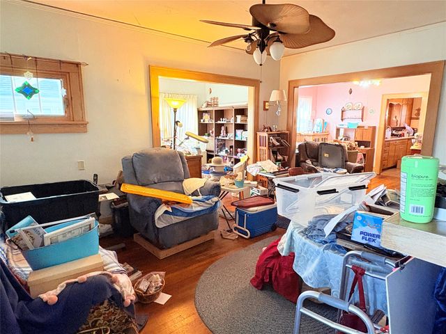 1448 Thompson Avenue, Des Moines, IA 50316