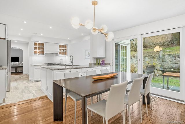 22 Taunton Road, Scarsdale, NY 10583