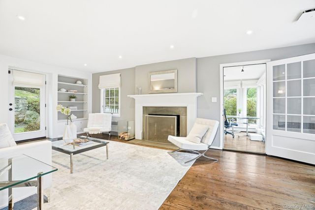 22 Taunton Road, Scarsdale, NY 10583