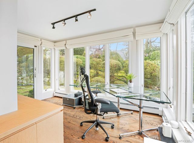 22 Taunton Road, Scarsdale, NY 10583