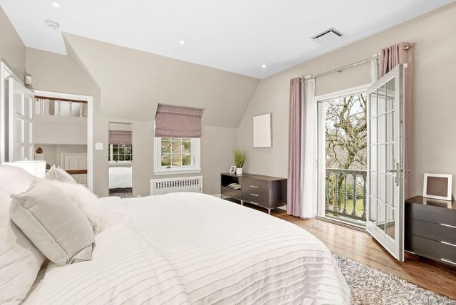 22 Taunton Road, Scarsdale, NY 10583