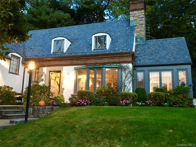 22 Taunton Road, Scarsdale, NY 10583