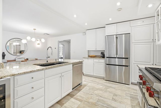 22 Taunton Road, Scarsdale, NY 10583