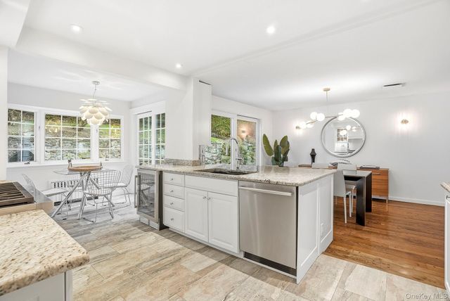 22 Taunton Road, Scarsdale, NY 10583