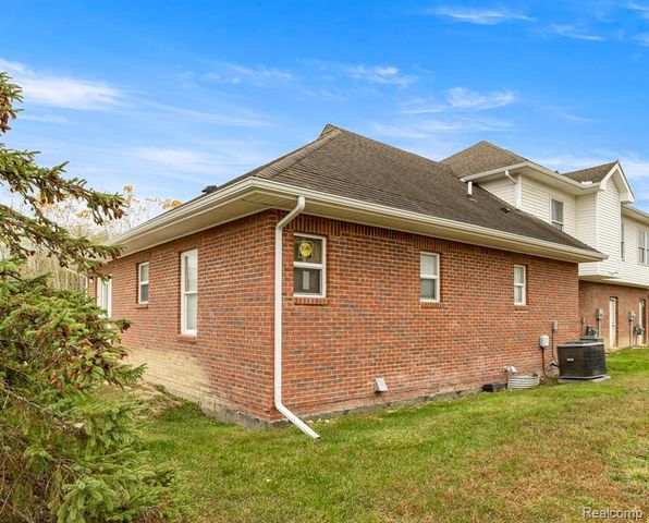 28202 Fortson Lane, Inkster, MI 48141