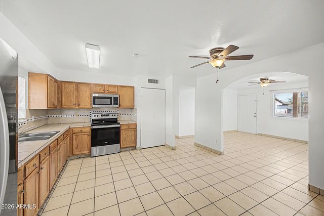 6944 W SOLANO Drive N, Glendale, AZ 85303