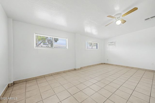 6944 W SOLANO Drive N, Glendale, AZ 85303