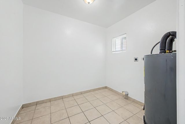 6944 W SOLANO Drive N, Glendale, AZ 85303