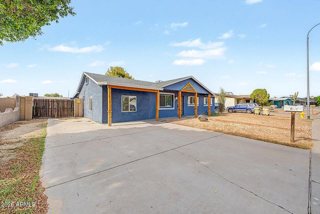 6944 W SOLANO Drive N, Glendale, AZ 85303