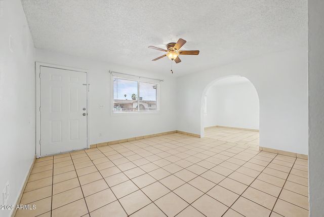 6944 W SOLANO Drive N, Glendale, AZ 85303
