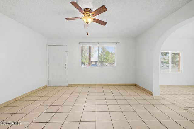 6944 W SOLANO Drive N, Glendale, AZ 85303