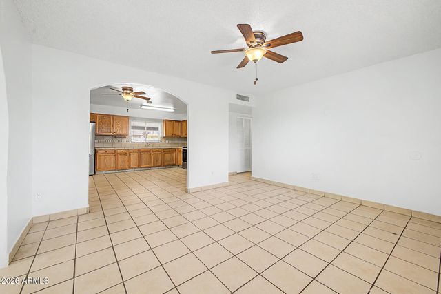 6944 W SOLANO Drive N, Glendale, AZ 85303