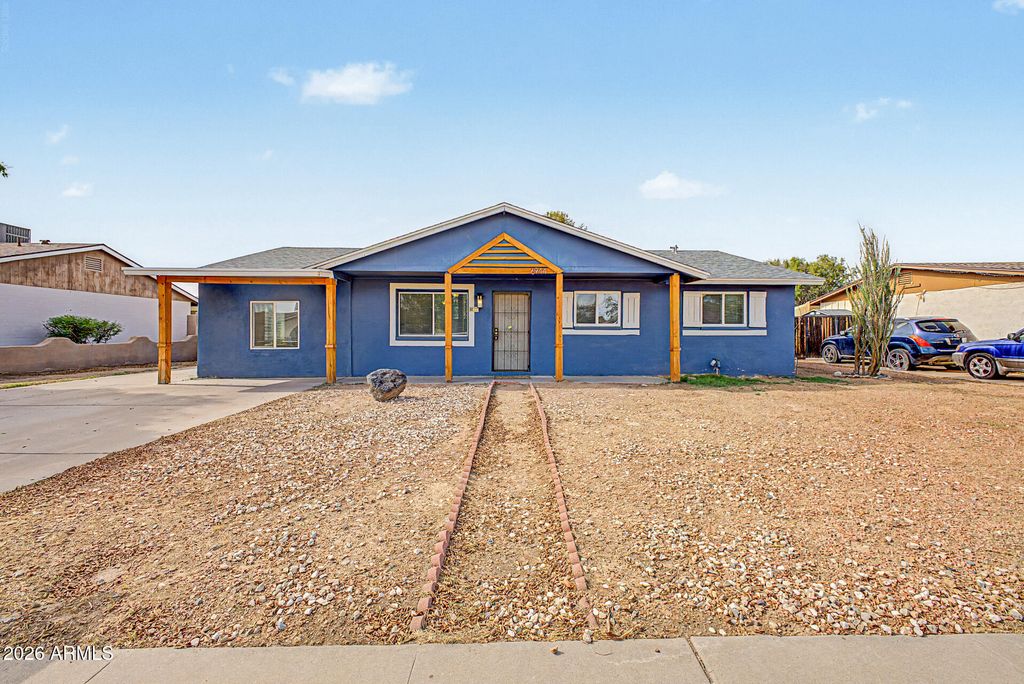 6944 W SOLANO Drive N, Glendale, AZ 85303
