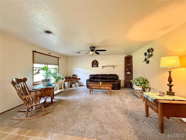 61 Old School Road, Perryville, MO 63775