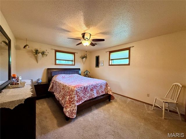 61 Old School Road, Perryville, MO 63775