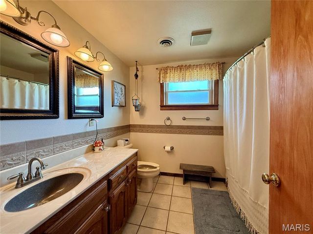 61 Old School Road, Perryville, MO 63775