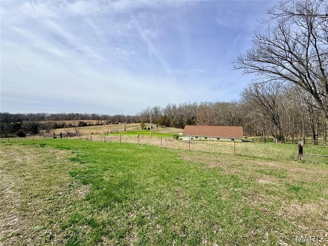 61 Old School Road, Perryville, MO 63775