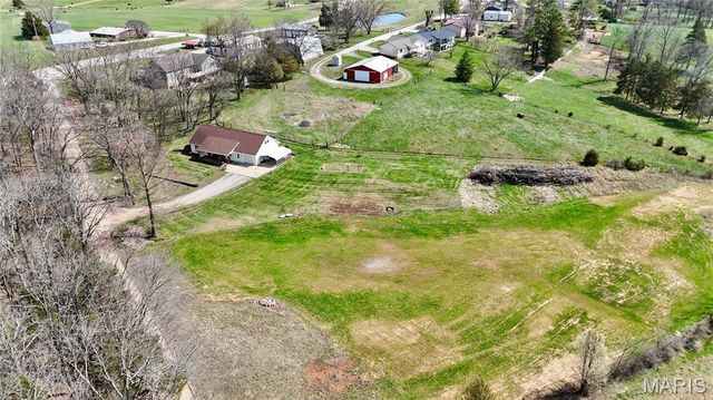 61 Old School Road, Perryville, MO 63775