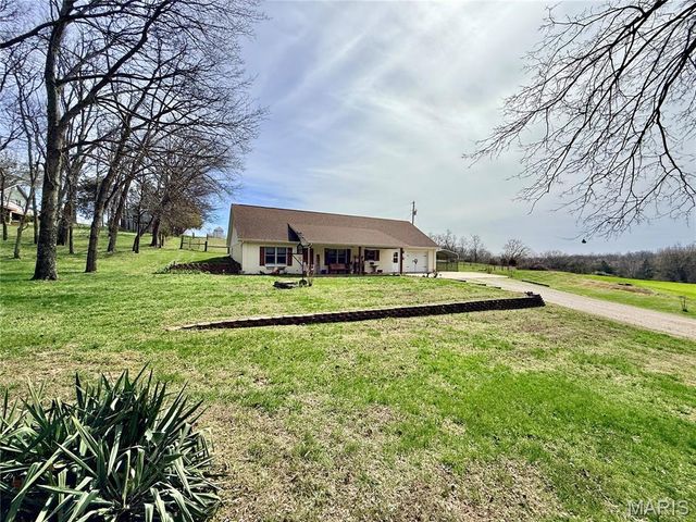 61 Old School Road, Perryville, MO 63775