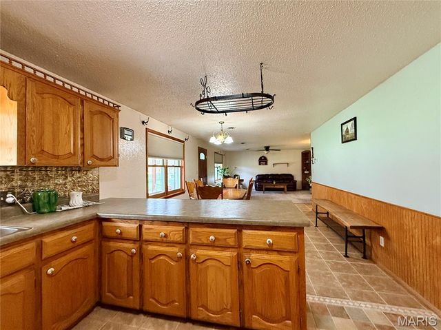 61 Old School Road, Perryville, MO 63775