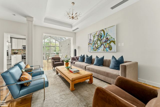 131 E 38TH Street, New York City, NY 10016