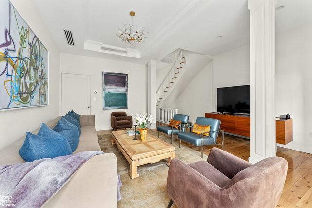 131 E 38TH Street, New York City, NY 10016