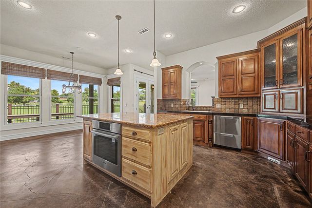 6847 Western Trails Drive, Springdale, AR 72762