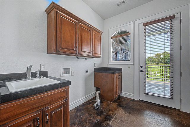 6847 Western Trails Drive, Springdale, AR 72762