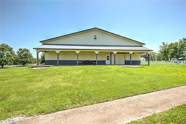 6847 Western Trails Drive, Springdale, AR 72762