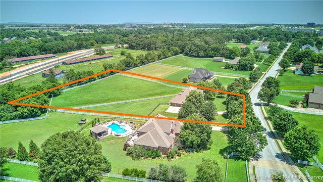 6847 Western Trails Drive, Springdale, AR 72762