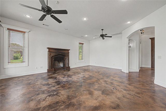 6847 Western Trails Drive, Springdale, AR 72762
