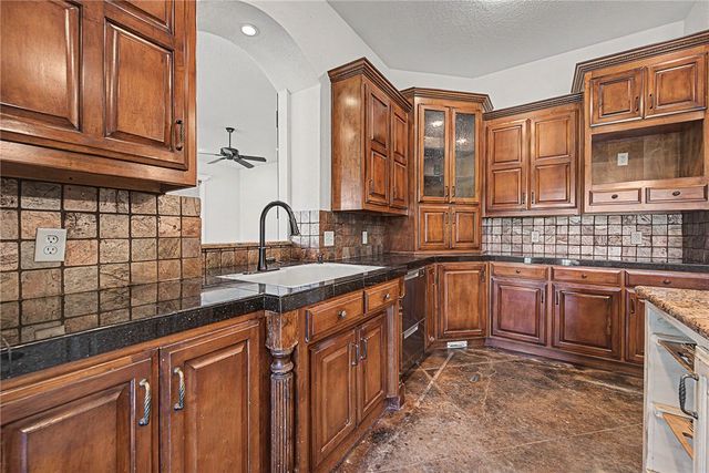 6847 Western Trails Drive, Springdale, AR 72762