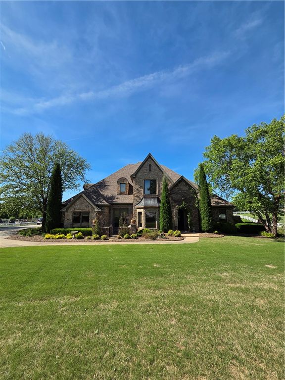 6847 Western Trails Drive, Springdale, AR 72762