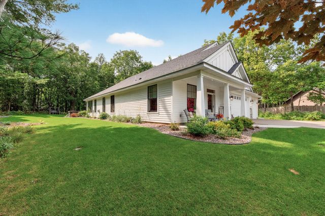 19320 Meadowridge Trail N, Marine On Saint Croix, MN 55047