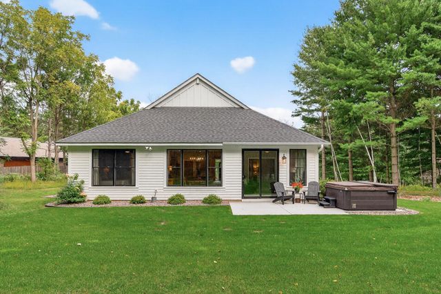 19320 Meadowridge Trail N, Marine On Saint Croix, MN 55047