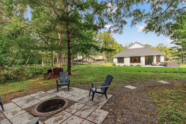 19320 Meadowridge Trail N, Marine On Saint Croix, MN 55047