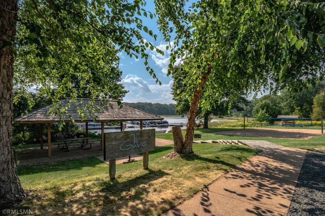 19320 Meadowridge Trail N, Marine On Saint Croix, MN 55047