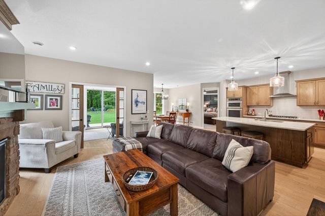 19320 Meadowridge Trail N, Marine On Saint Croix, MN 55047