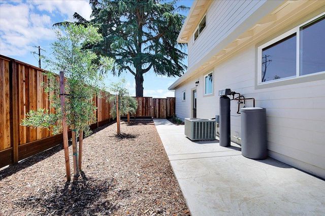 1181 Barry Rd, Yuba City, CA 95991