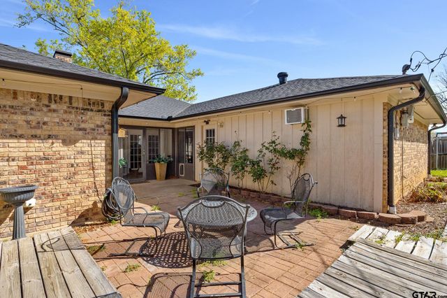 614 Carriage Drive, Tyler, TX 75703