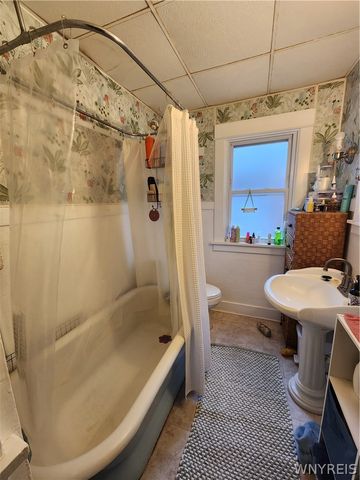 17 Lorraine Avenue, Buffalo, NY 14220