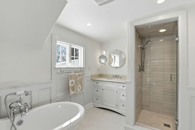 65 East St, Hingham, MA 02043